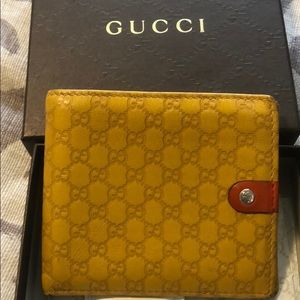 Gucci logo yellow/red-orange BiFold men’s wallet